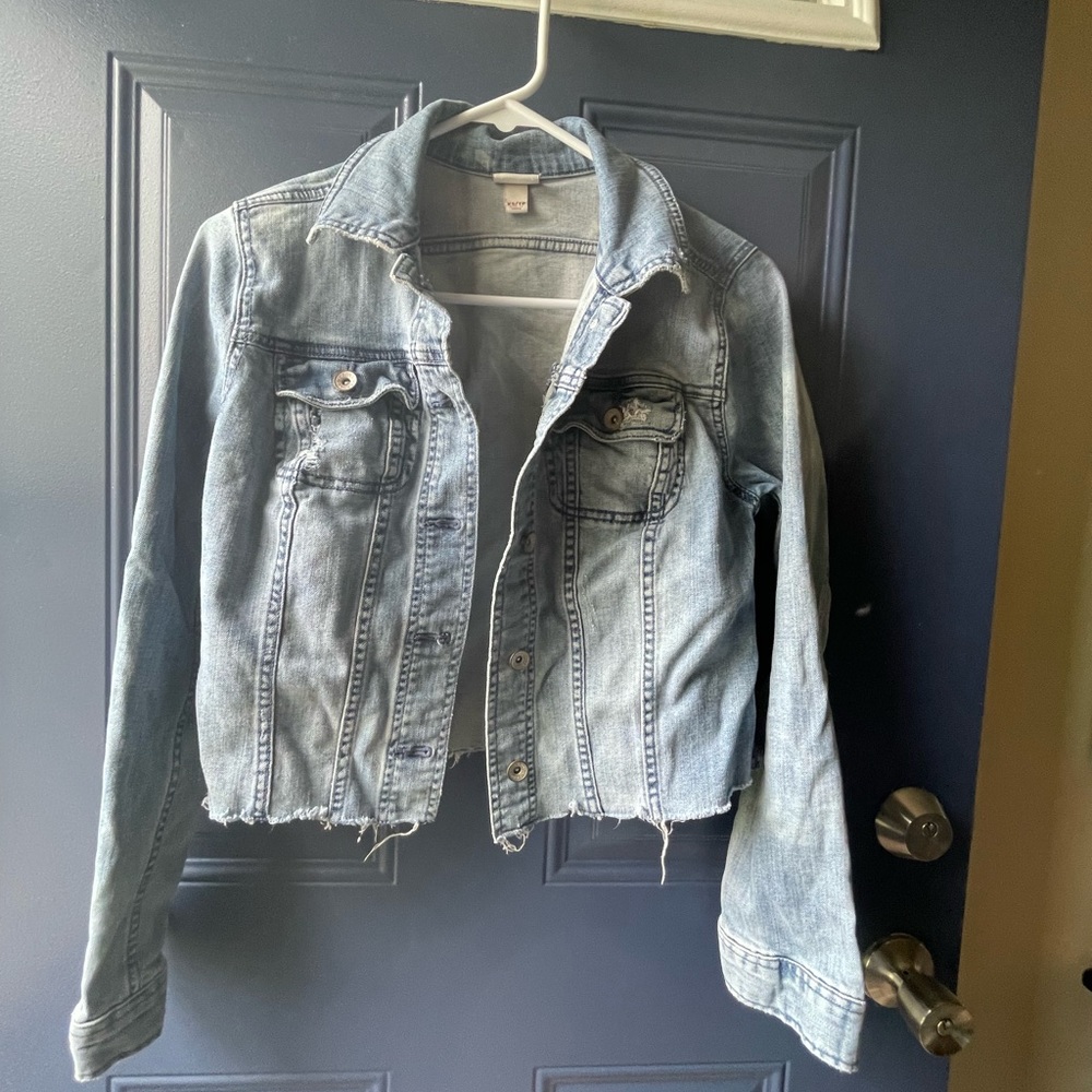 Merona, ladies, XS, denim jean jacket. Perfect over a maxi dress for fall!!